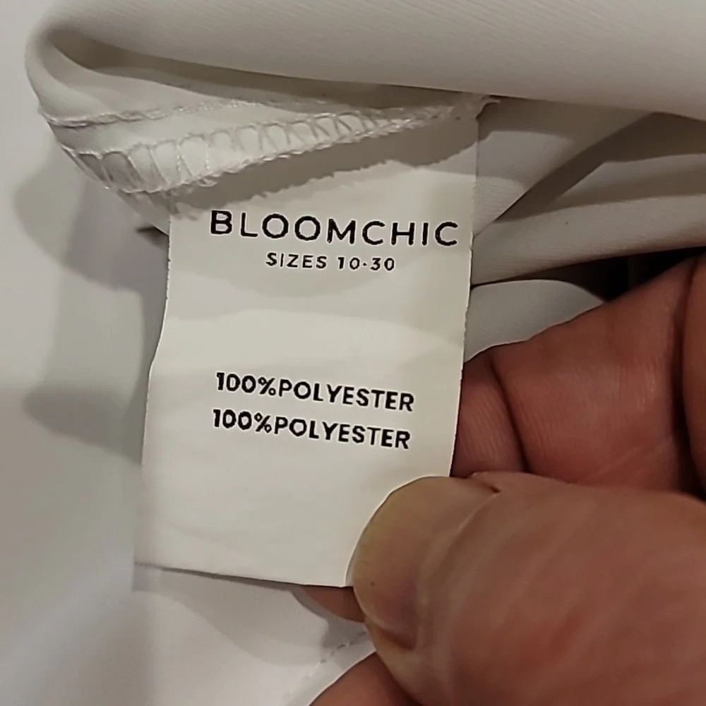 BloomChic Blouse with Eyelet Sleeves White 26 - Picture 8 of 11